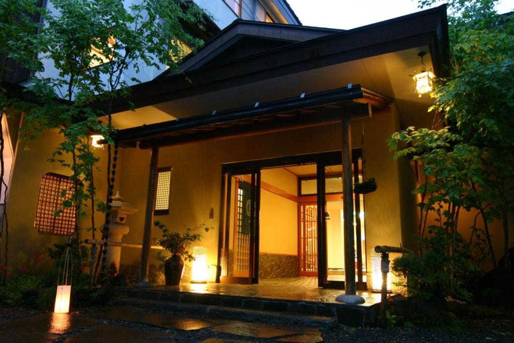 鷹明亭　辻旅館 長野市 エクステリア 写真